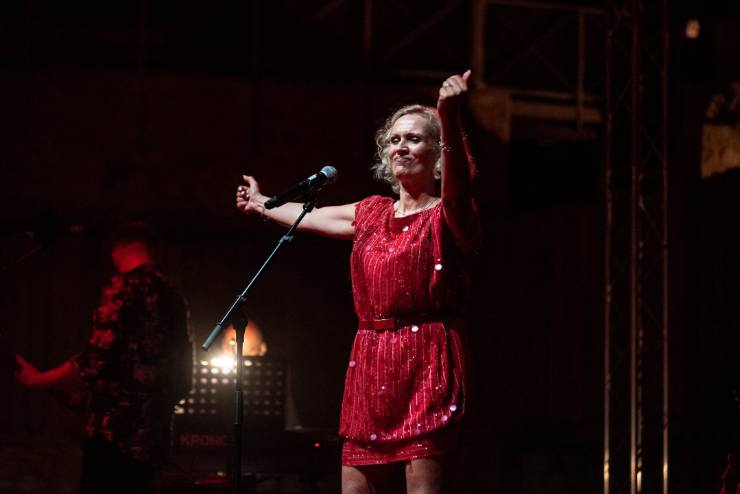 Vanna nizala hitove, tribine pjevale iz sveg glasa