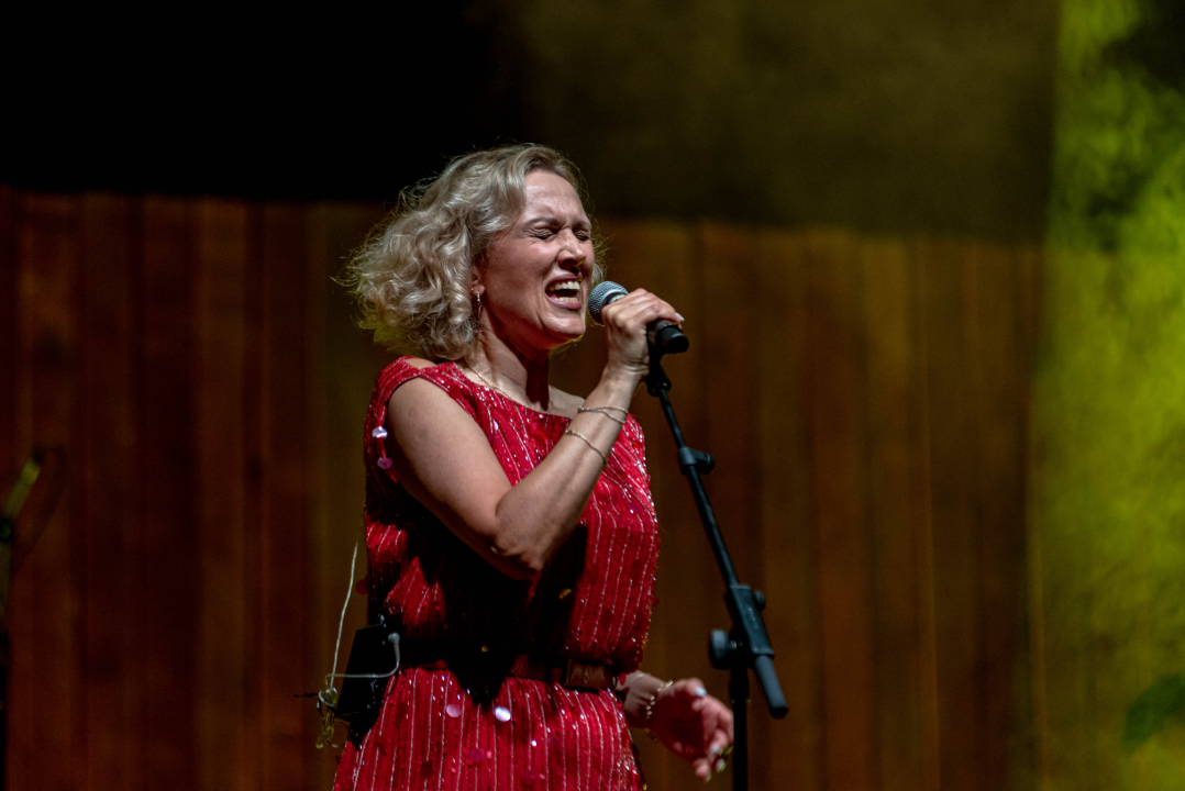 Vanna nizala hitove, tribine pjevale iz sveg glasa