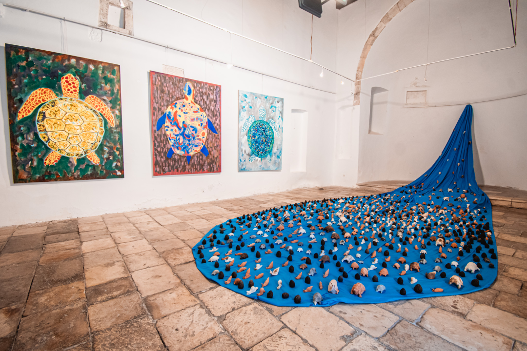 ‘Žabe’ okupirale sv. Krševan: Na zidu su psihodelične, na podu ih je stotine od terakote