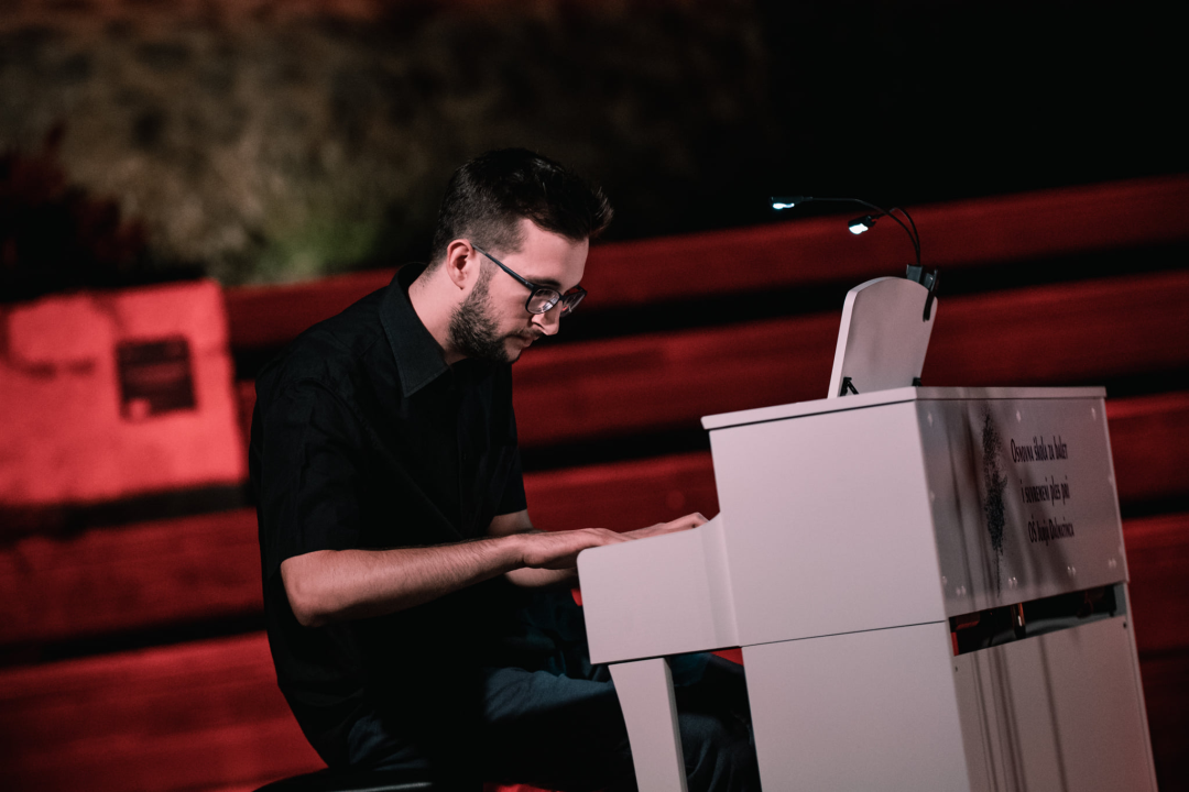 Na Baroneu se sinoć slušala opera pod zvijezdama, evo dijela atmosfere 