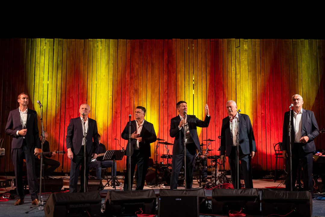 Bralić i Intrade ponovno napunili tvrđavu sv. Mihovila: Pogledajte kako je bilo na koncertu 