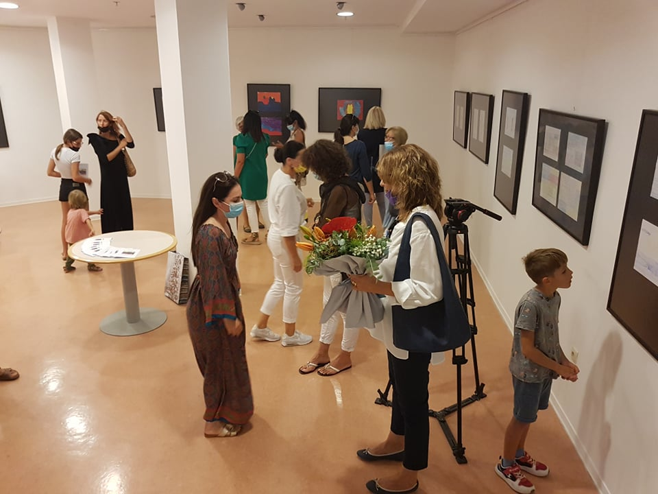 U šibenskoj knjižnici otvorena izložba Petra Krešimira Bralića: 'Drago mi je da ste ovdje i volim vas sve'  