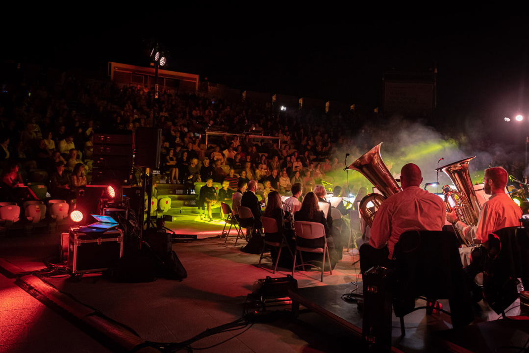 Šibenska narodna glazba i 4 tenora raspjevali publiku za kraj sezone