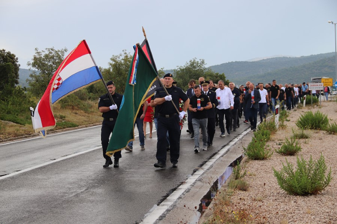 Položeni vijenci: Sjećanje na heroja Marinka Karduma i sve hrvatske branitelje koji su dali život za slobodu