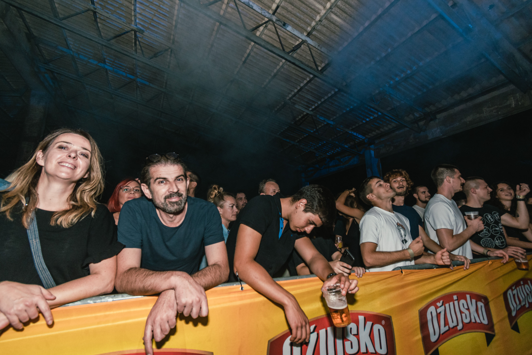 Goran Bare i Majke fantastični u Hali Šibenik, pogledajte atmosferu s koncerta