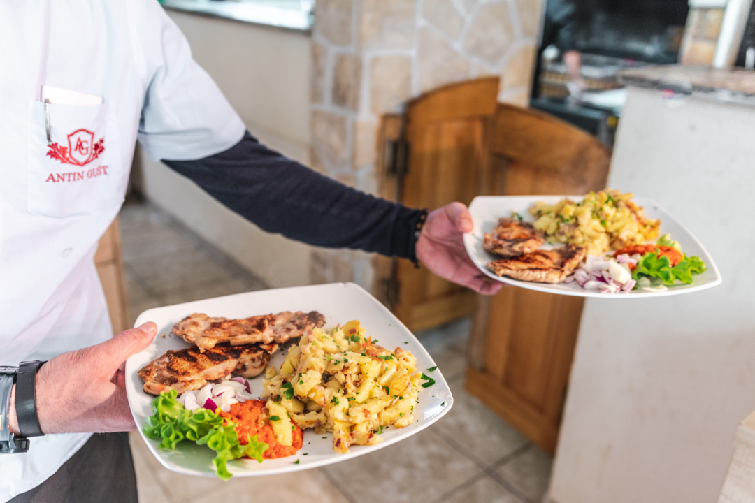 Ukusna spiza i vrhunski deserti čekaju vas u Antinom guštu! 