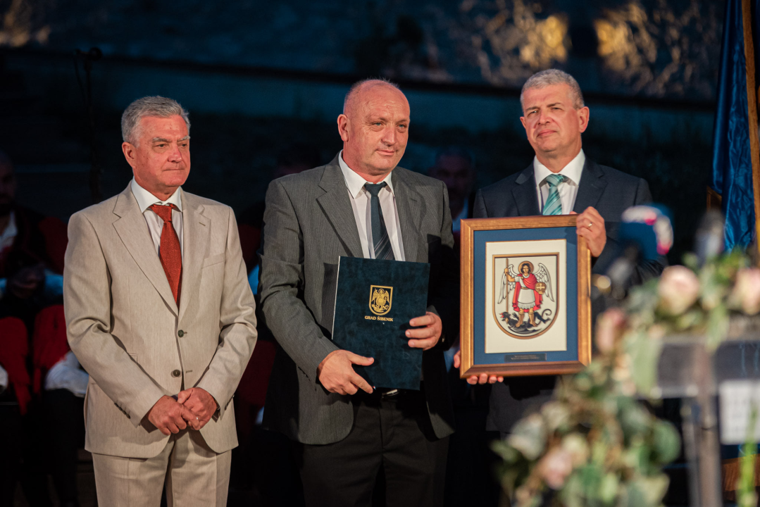 Profesor Labor nagrađen za životno djelo: 'Nisam nikad razmišljao o nagradi, a pogotovo da će kad je dobijem tu biti Gabi Novak' 