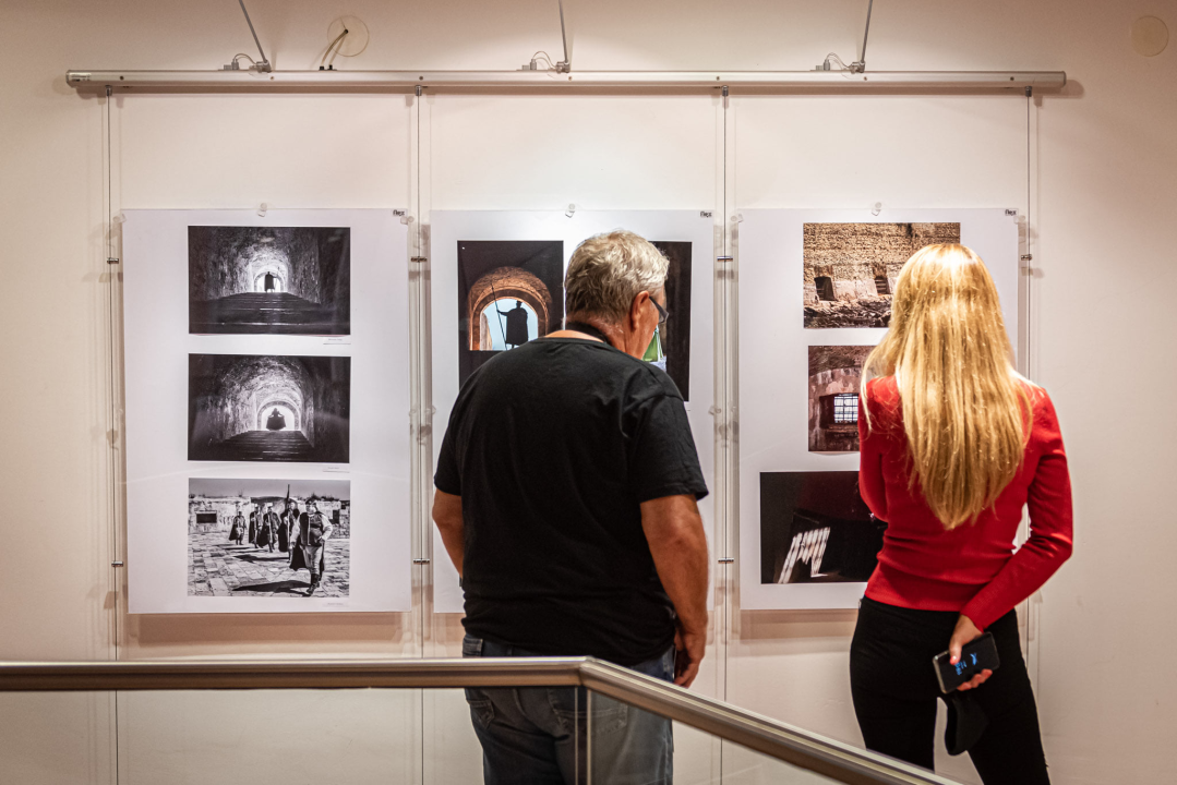 Šibenik u kadru - Tvrđava sv. Nikole: Otvorena izložba Foto kluba Šibenik u Gradskoj knjižnici