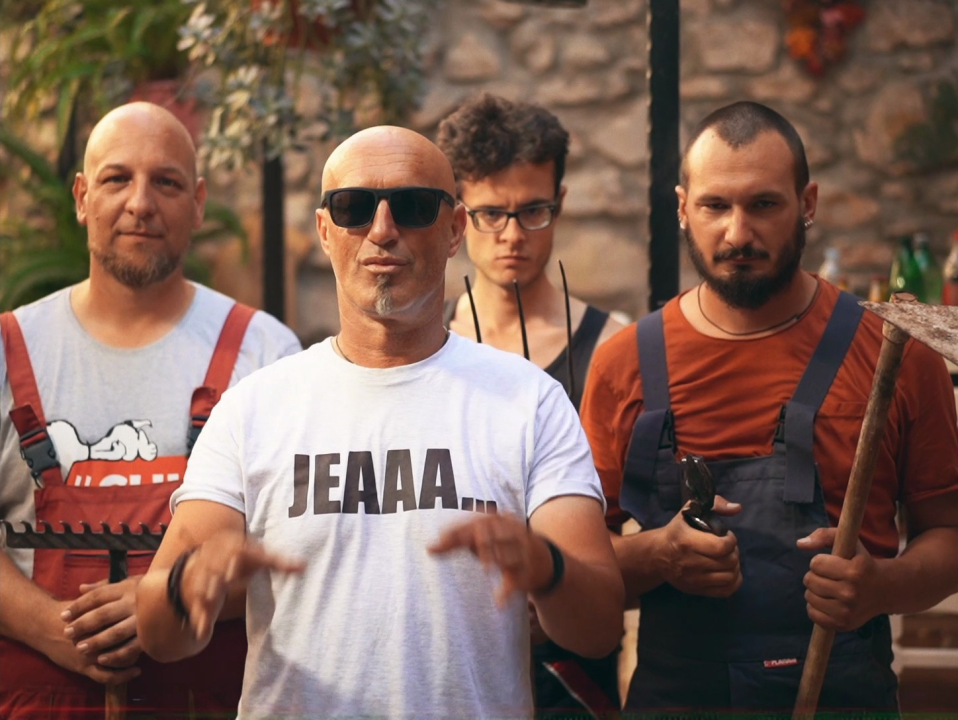 Teški osjećaji objavili singl ‘Susjeda’, u spotu glumi Dania Obratov, nizozemska reprezentativka u sanjkanju!