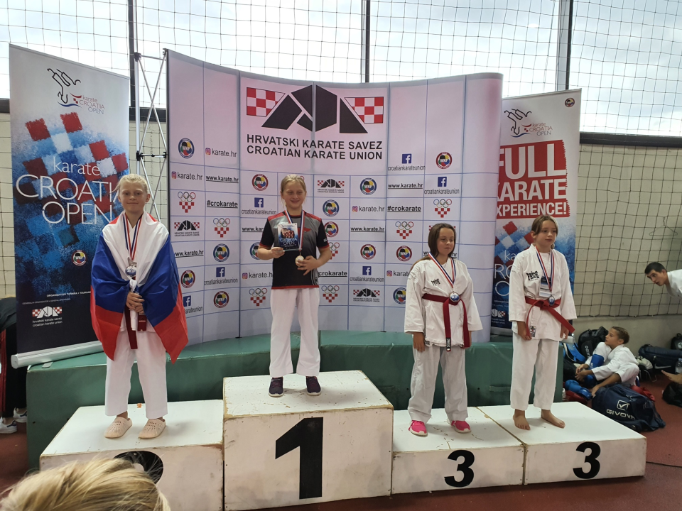 Vodički karataši osvojili četiri medalje na Prvenstvu Hrvatske: Trenirali su u izolaciji dok je trener davao upute 'priko zida'