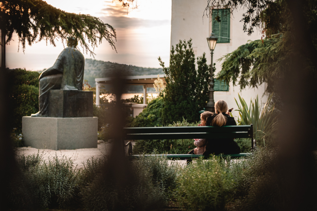 Jesenska idila u Šibeniku: Nema rijeke turista, ali grad je daleko od pustoši!