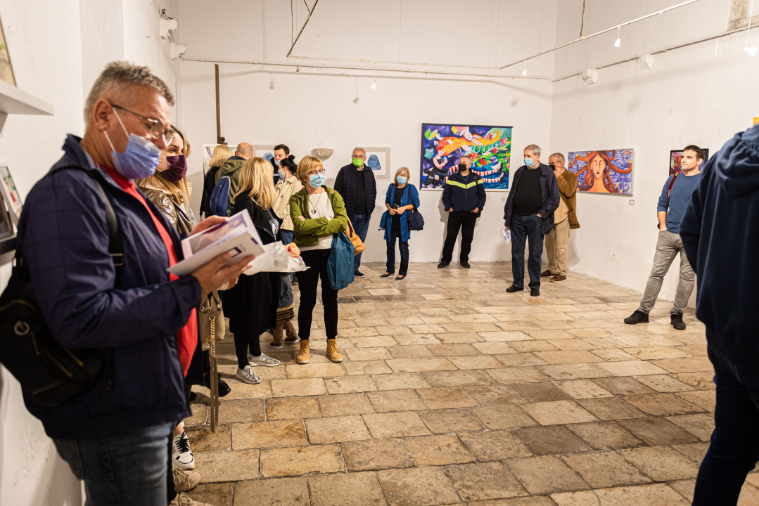 Izložba Grupe 9 u Galeriji sv. Krševana: 'Ovu su djela umjetnika koji liježu i bude se u Šibeniku' 