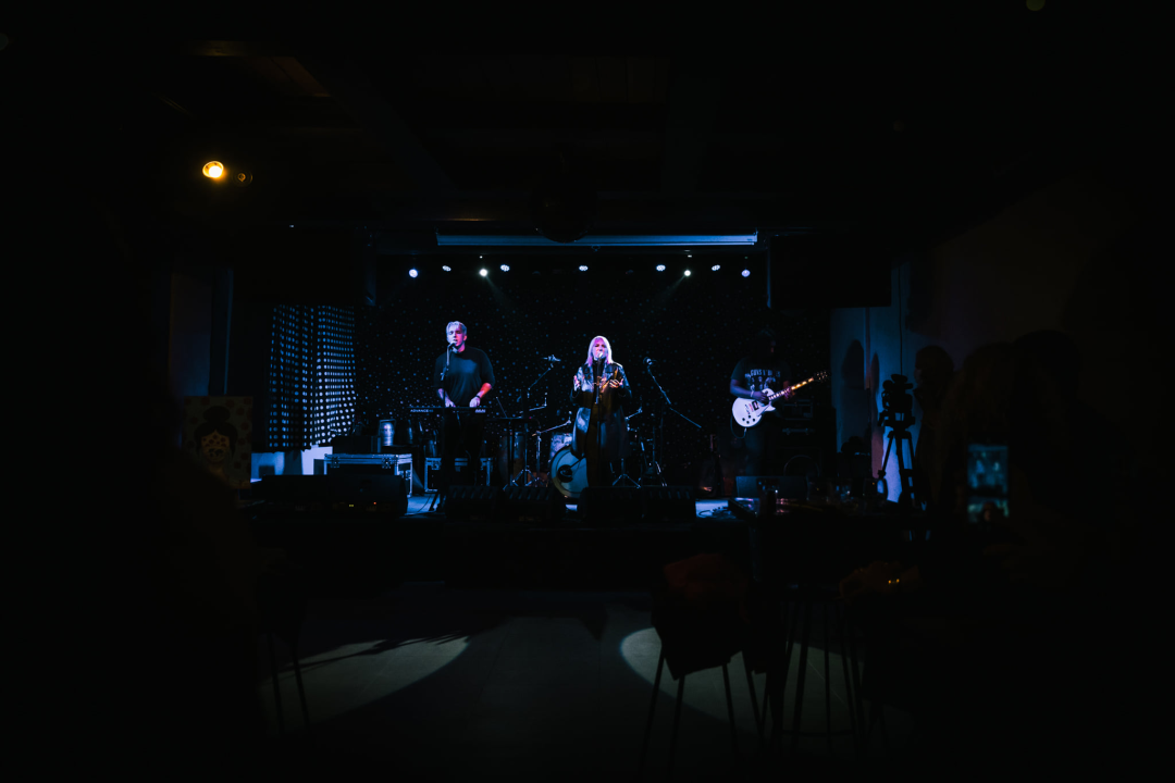 Pocket palma polusatnim nastupom počastili fanove u Azimutu