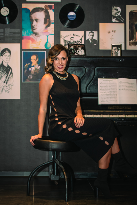 Natali Dizdar u ‘Arsenu’ u suzama otpjevala Arsenovu Zamijenit ću te gorim i proslavila 20 godina karijere