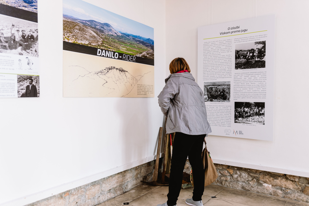 ‘Vlakom prema jugu’: Arheolozi su iz Zagreba vlakom išli do Perkovića pa pješke ili karom do Danila
