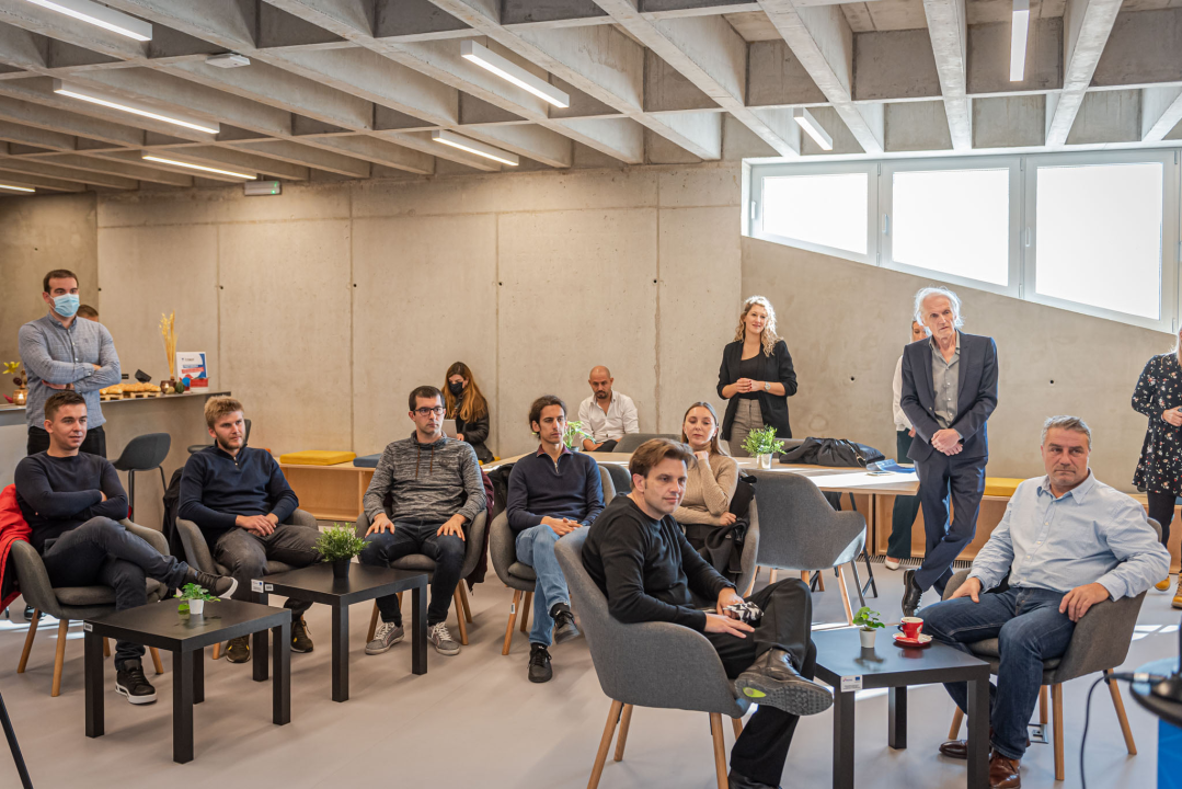 Digitalni nomadi stvarno vole Šibenik: Julian i Kelly iz SAD-a i Diego iz Kolumbije ostaju preko zime, a njemačka firma u Trokutu ostaje trajno 