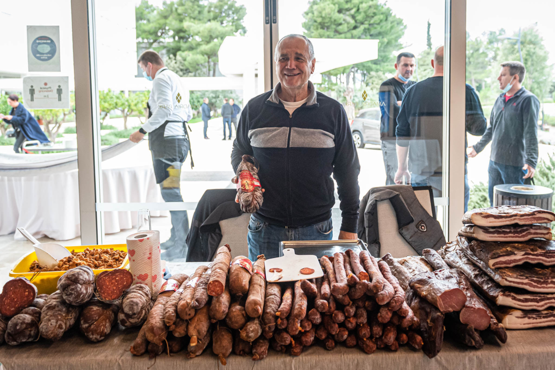 U Amadria parku otvoren Mediteranski sajam: Marijana Petir zaplesala linđo, a poseban hit je štand sa sirom Mercedes   