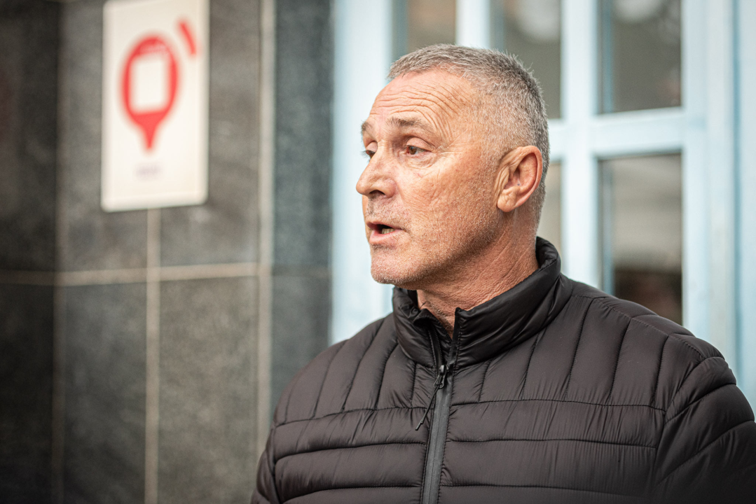 Lanac i katanac na vratima šibenske gradske uprave: 'Neka osjete kako je nama svaki dan'