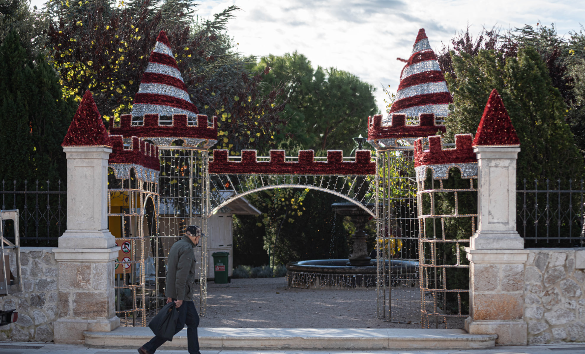 Sve je spremno za Adventuru: Kućice u đardinu otvaraju u 17,  a koncert BluVinila počinje u 20 sati 