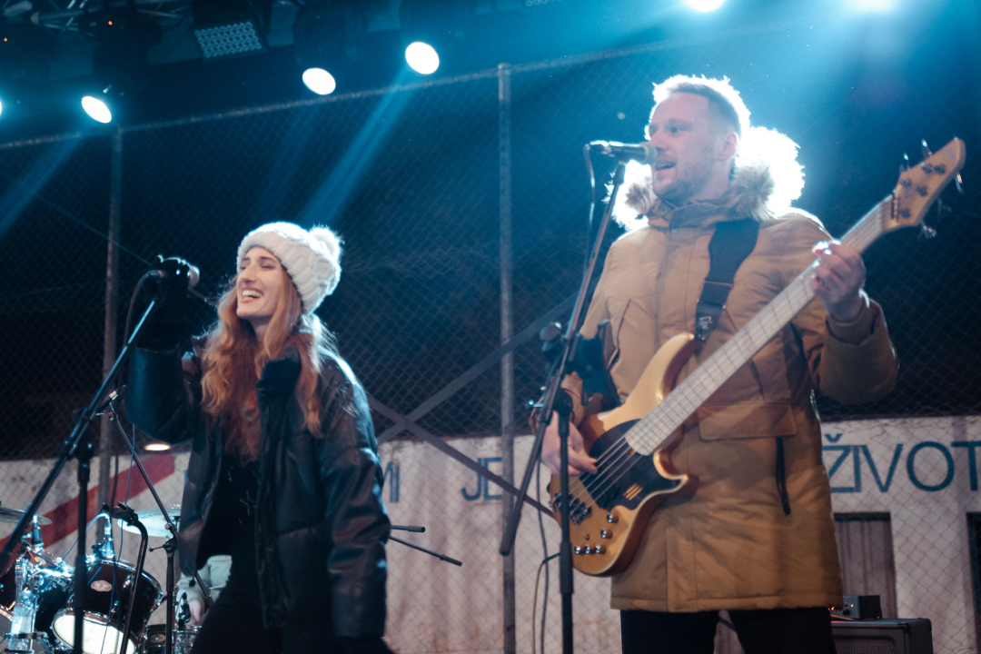 Giuliano i Diktatori zagrijali i rasplesali Kninjane drugog dana Adventa: Pogledajte kako je bilo