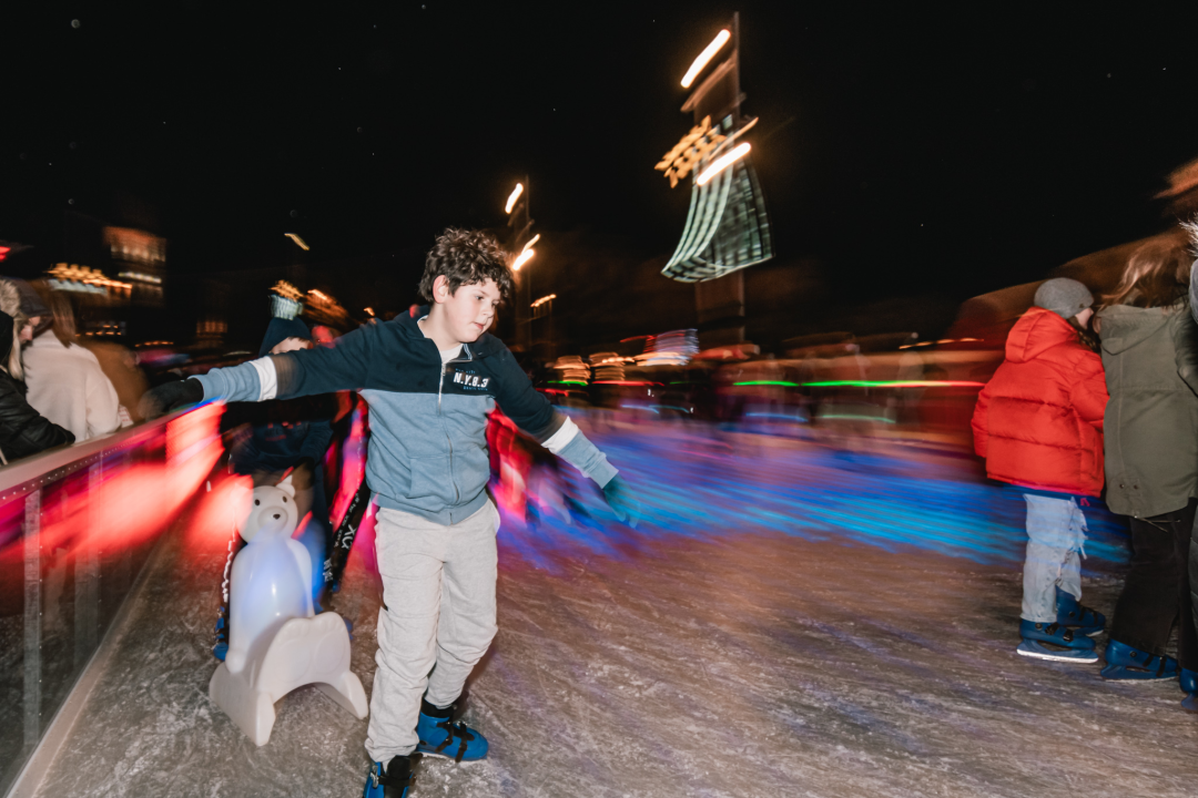 Bajkovito disco klizalište zvijezda na vrhu šibenske Adventure!