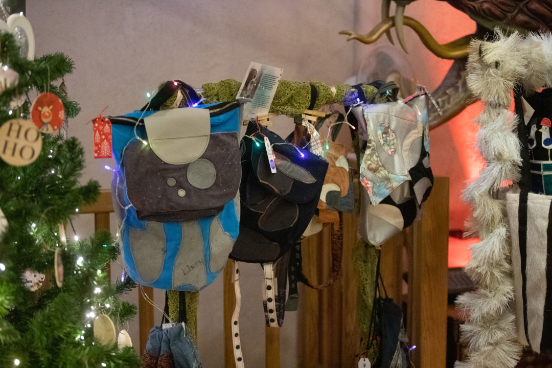 Otvoren Božićni tinel u Azimutu: Prodajna izložba u čarobnom ambijentu