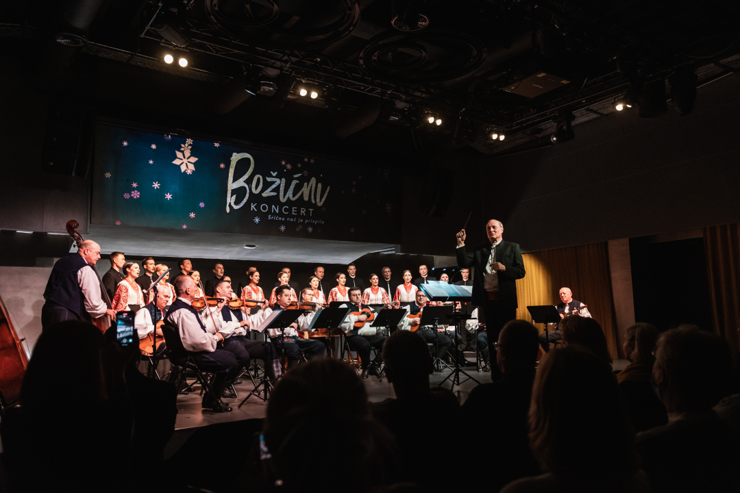 Lado u Kući umjetnosti Arsen premijerno izveli božićni program 'Srićna noć je prispila'