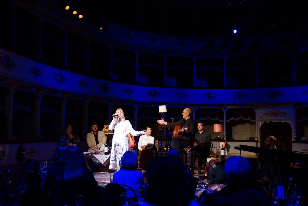 Bajkovita večer u šibenskom kazalištu: Puno Jesenjina, malo Arsena i nešto snijega na kraju