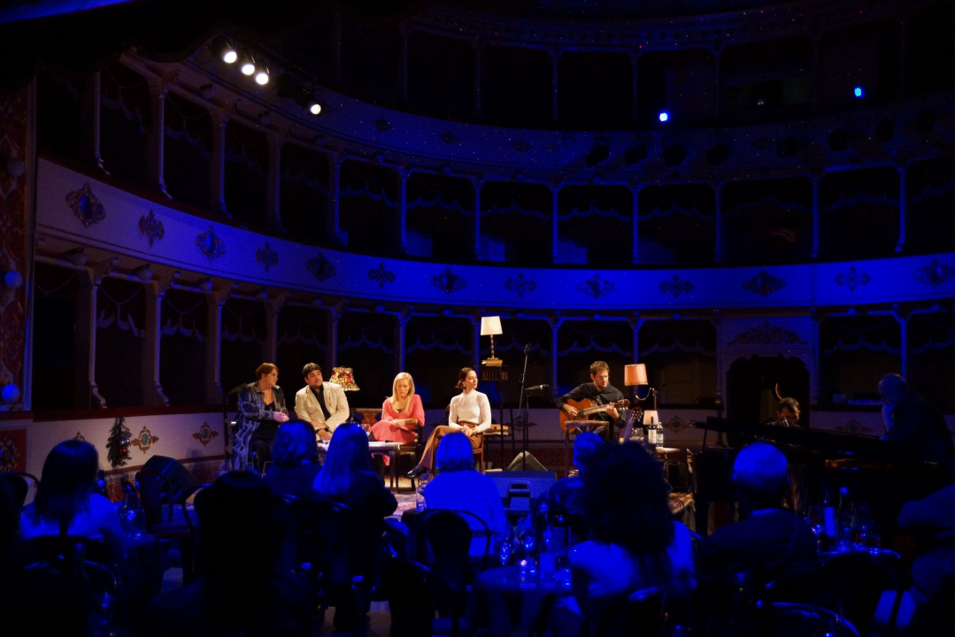 Bajkovita večer u šibenskom kazalištu: Puno Jesenjina, malo Arsena i nešto snijega na kraju