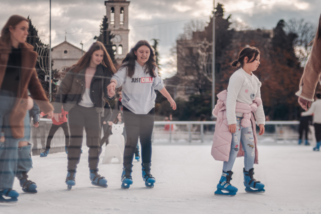 Vitićevo klizalište postalo omiljena jutarnja zabava šibenskih učenika