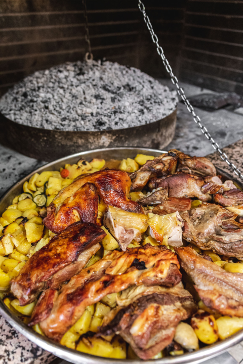 U Antinom guštu guštajte u slasnim jelima ispod peke ili s ražnja!  