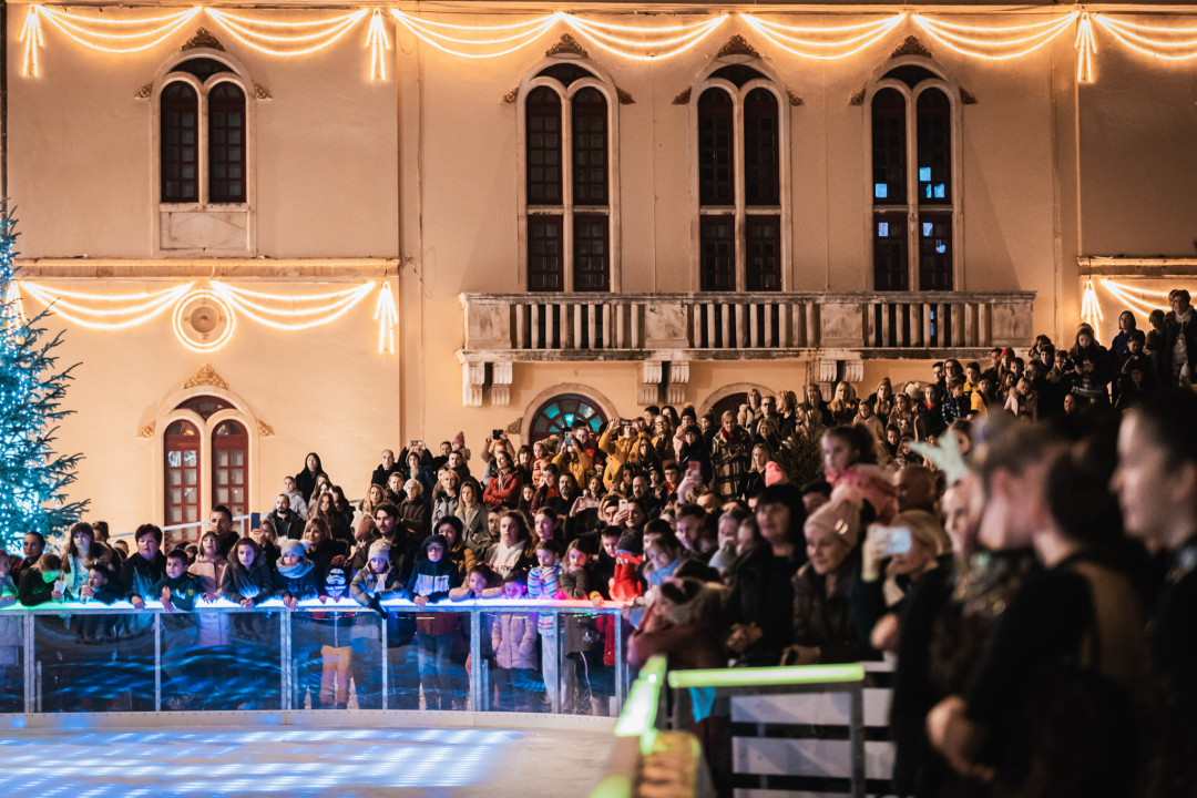 Ledeni spektakl na Vitićevom moru: Zagrebačke pahuljice očarale Adventuriste u Šibeniku 