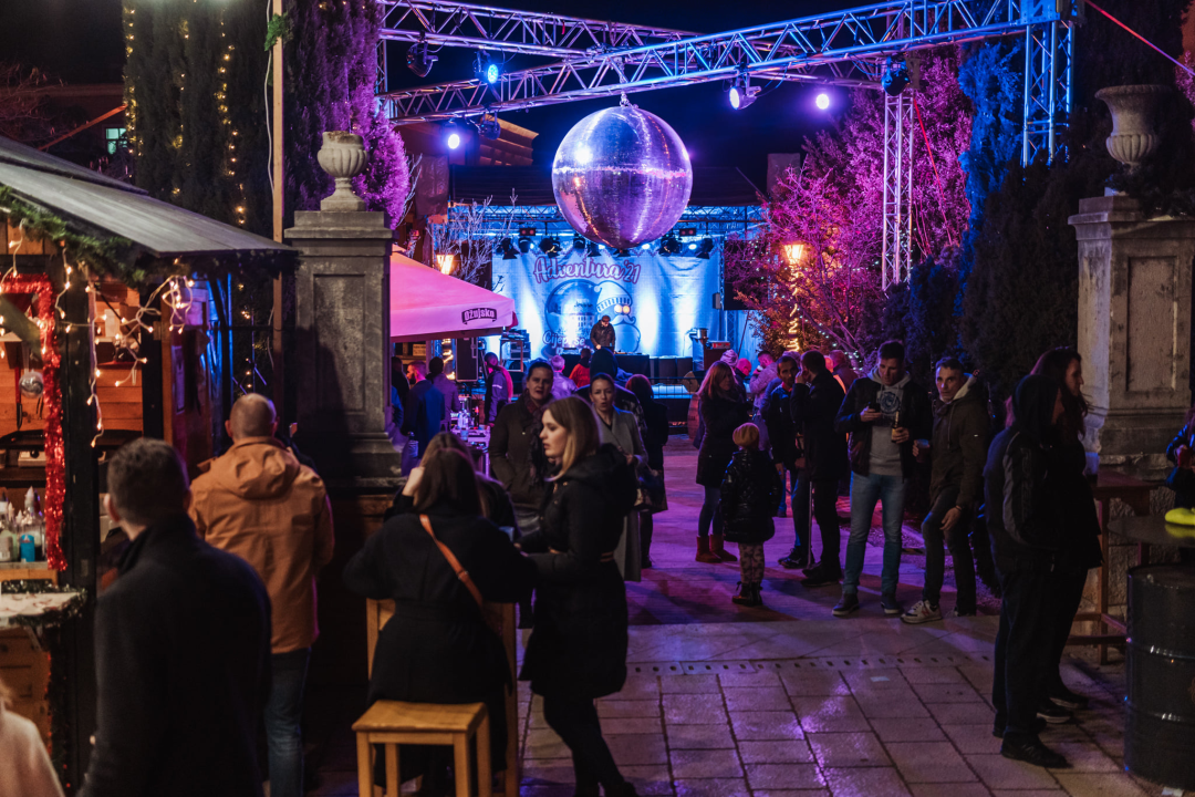 Elektronika u đardinu: Mirko Rak iliti Fikcio Monger počastio Šibenčane svojim 'full setom' na Adventuri 