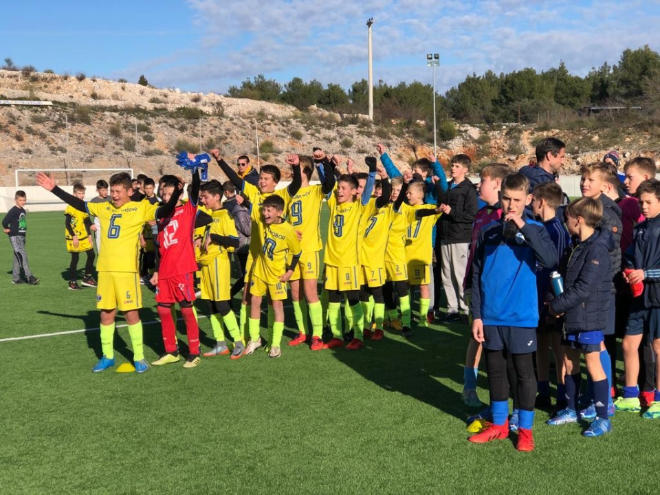 Proteklog tjedna održao se '17. Vodice Cup': Mladi nogometaši HNK Šibenika okitili se zlatnim medaljama 