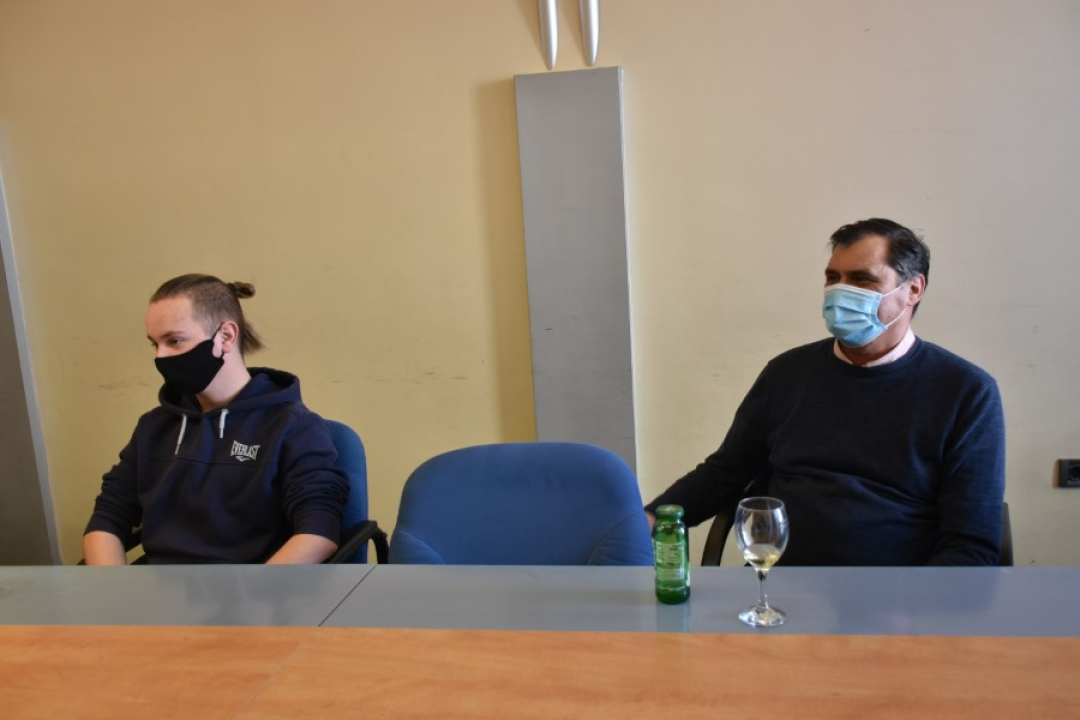 Župan Jelić primio mladog šibenskog biologa Sebastiana Ćatu: Zbog otkrića novih vrsta poklonio mu enciklopediju