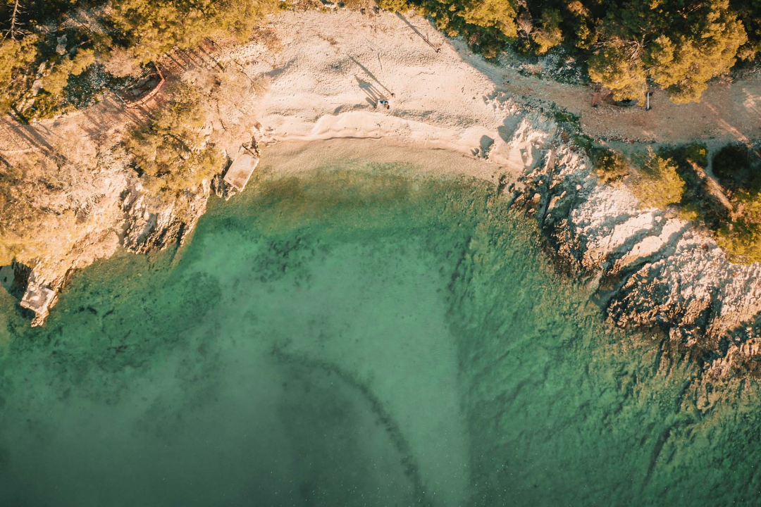 Nora Van Elken snimila set na primoštenskoj plaži, gledat će ga 10 milijuna pratitelja ‘Chill Nationa’