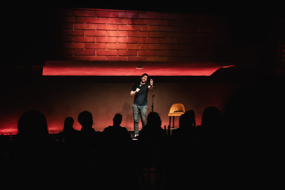 Zabezeknuti Vlatko Štampar sat i 45 minuta u Arsenu valjao fore, publika je plakala od smijeha!