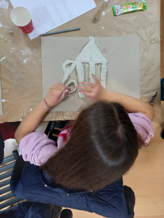 Upoznajte djecu s radom Arkki škole ovu nedjelju na radionici 'Pročelje hrama'! 