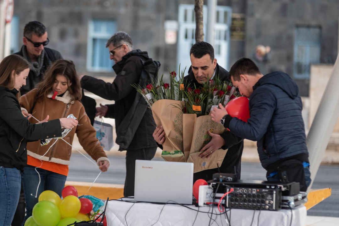 Kiša ubila romantiku Valentinova u Šibeniku: Na Poljani ruže, dječak Paško, nešto djece i slučajni prolaznici