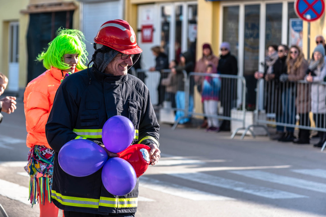 Bake opet napravile ludilo uz ‘Masturbatore s Murtera’, ‘Benkovački sajam’, liječnike i janjetinu
