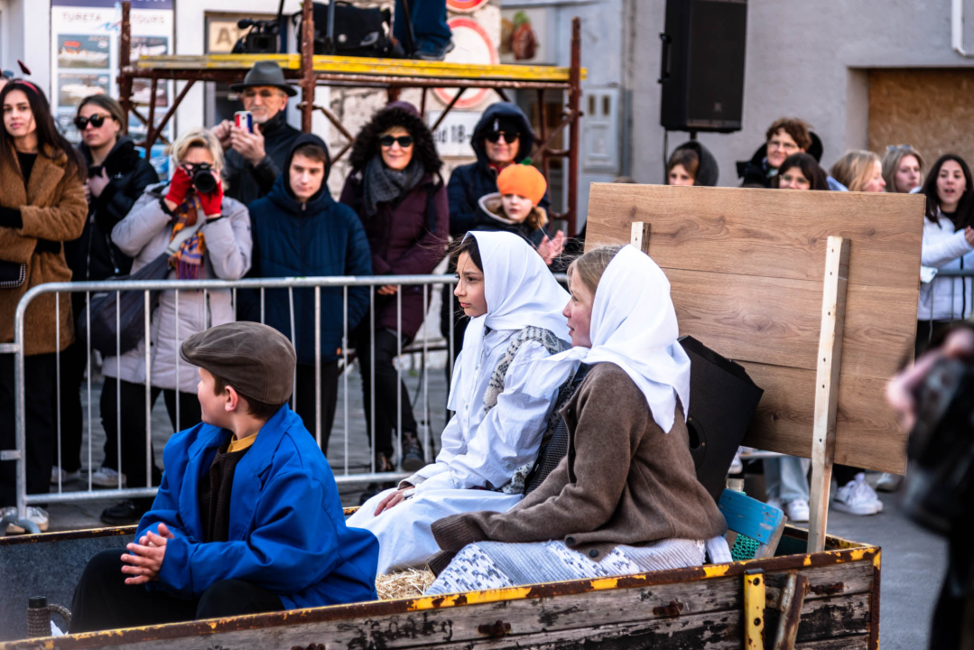 Bake opet napravile ludilo uz ‘Masturbatore s Murtera’, ‘Benkovački sajam’, liječnike i janjetinu