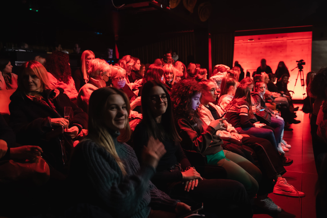 'Boys Boys Boys' sinoć u Arsenu: Šibenčanke uživale u ekspresivnom muškom plesu 