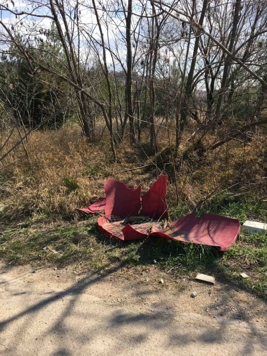 Stara rasvjeta s rive završila na TEF-u okružena tonama građevinskog i drugog otpada!