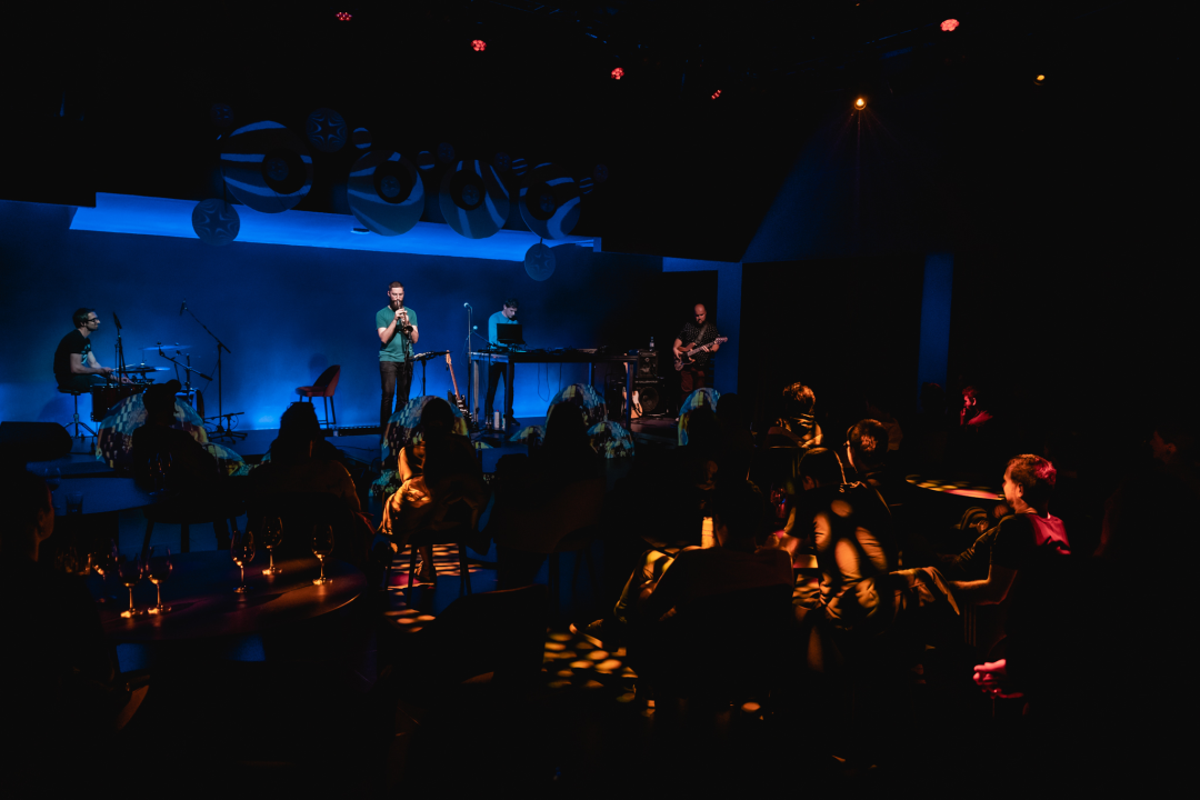 Sono Koloro u Arsenu: Dvostruki život i sofisticirani podražaji