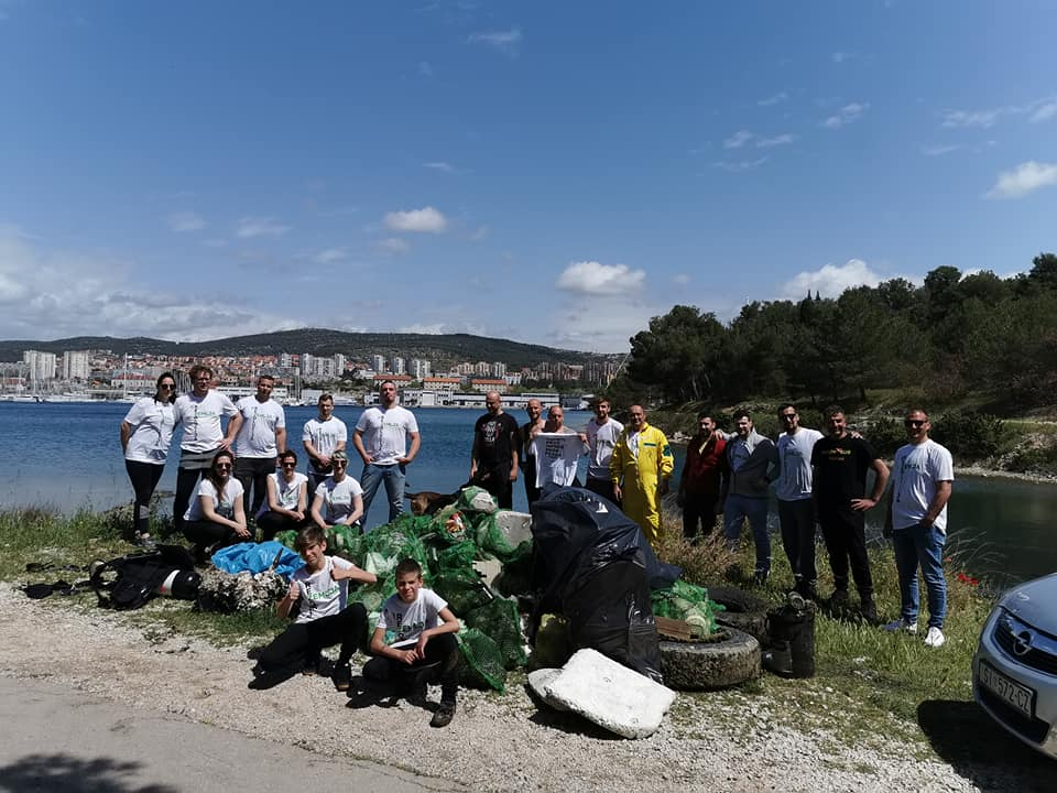 Očišćena Dumboka: Tridesetak ljudi prikupilo 70 vreća smeća i dvadesetak automobilskih guma
