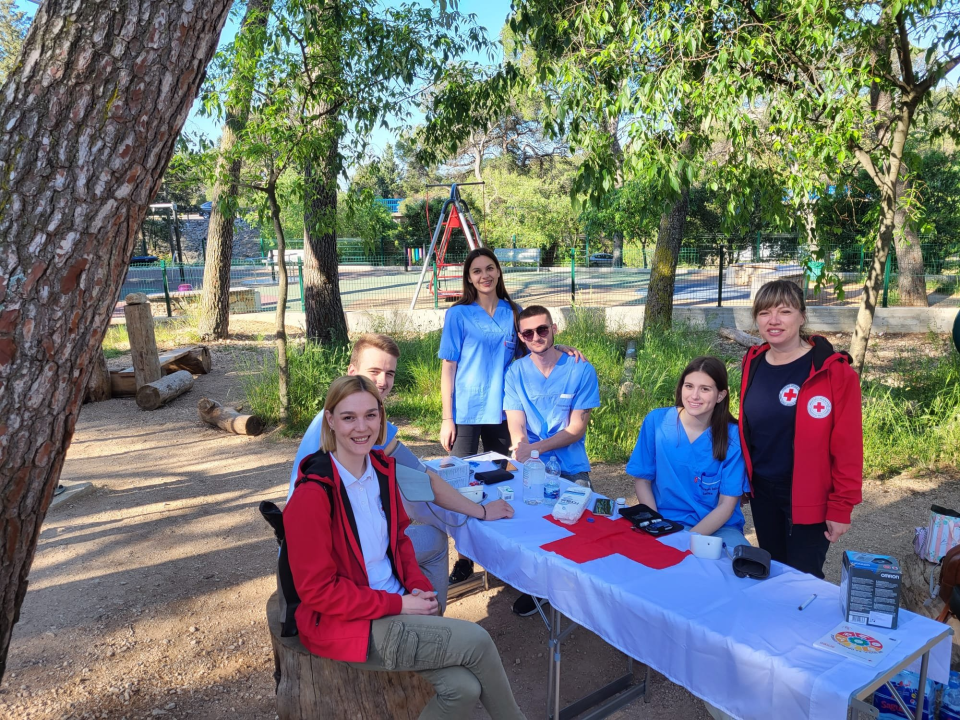 Medicinska škola slavi 75. rođendan, a danas su pokazali da imaju veliko srce
