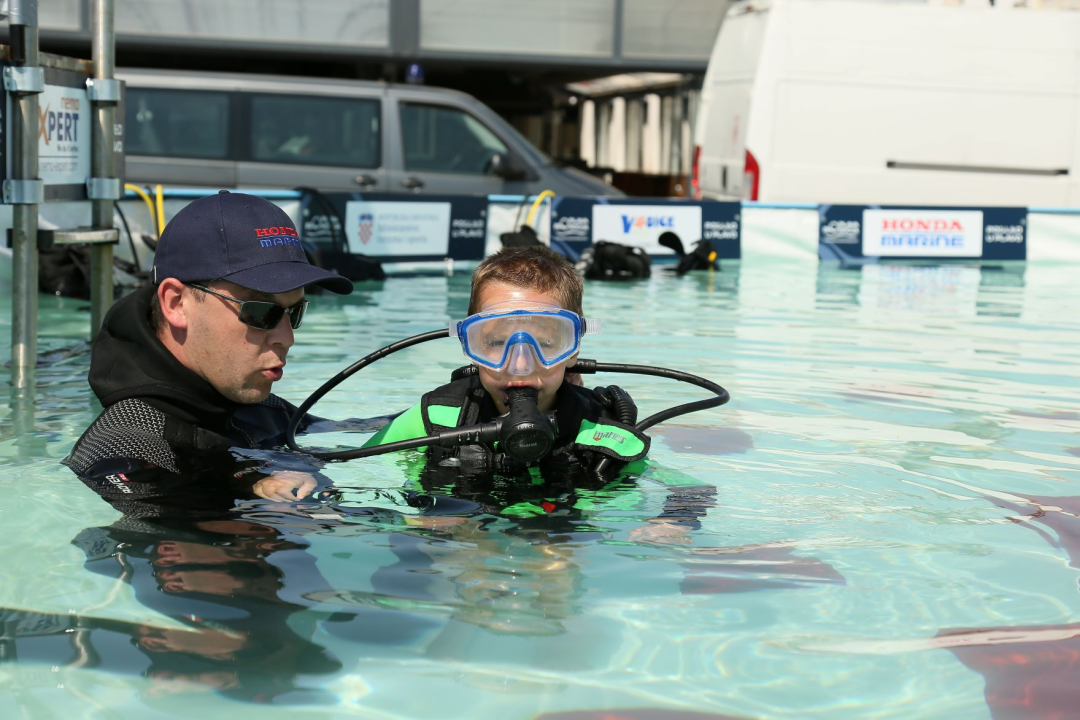 U eko-akciji očišćen Mali porat i lukobran u Vodicama 