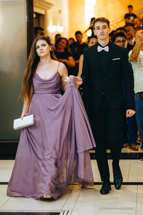 Pogledajte kako su zablistali učenici Industrijsko-obrtničke škole na svom maturalnom plesu (2. dio)