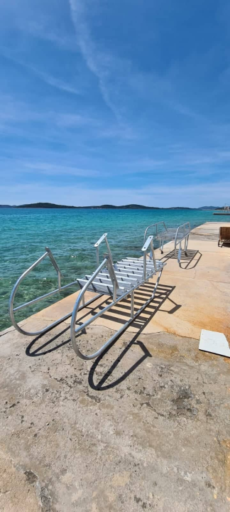 Nije to beznačajan događaj: Na Jadriji postavljene nove skale za ulazak u more