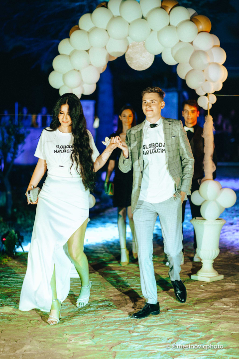 Maturanti Turističko-ugostiteljske škole u glamuroznim izdanjima proslavili kraj srednje škole! (2. dio)